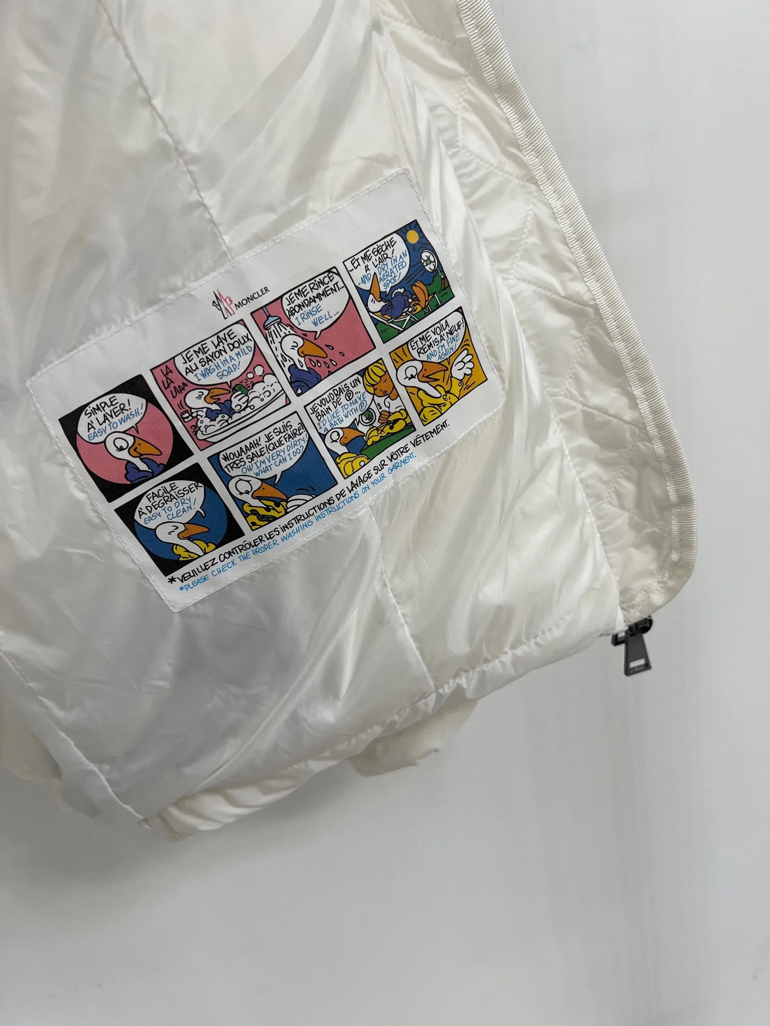 Women's Jackets And Down Jackets MONCLER 18416114