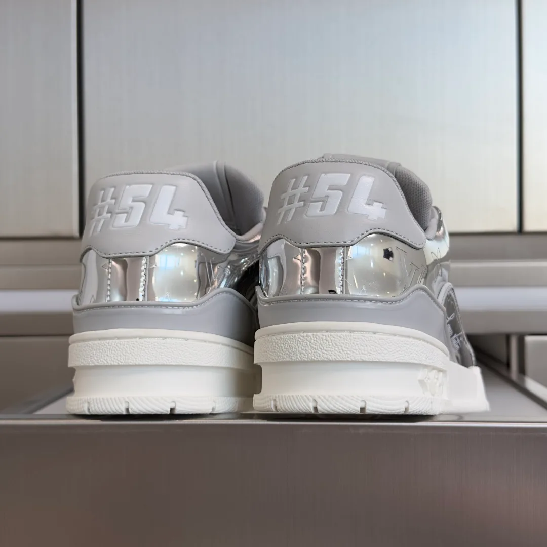 Men's Sneakers LOUIS VUITTON 17483741