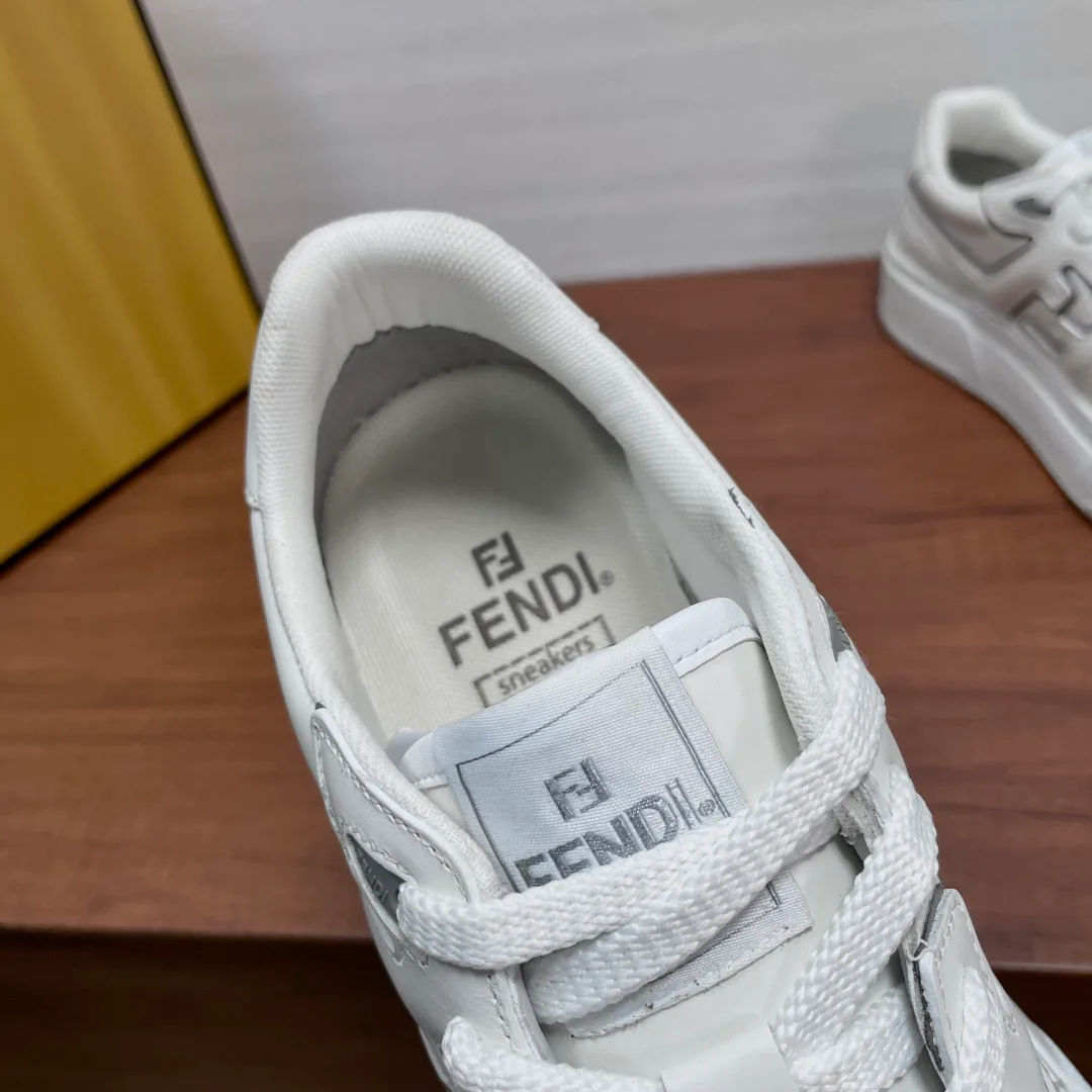 Кроссовки Женские Fendi 18626505