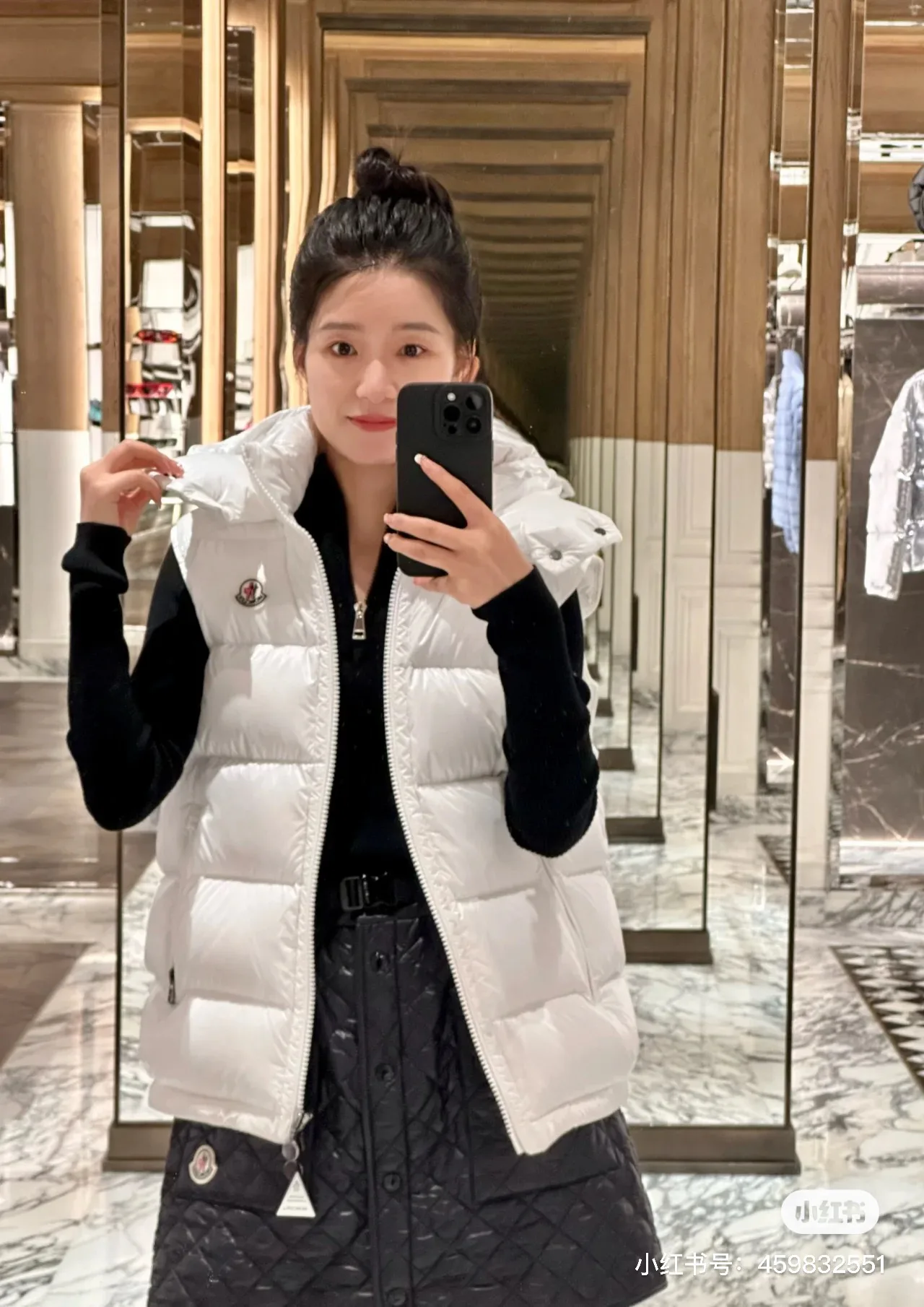 Жилеты Мужские Moncler 18634210