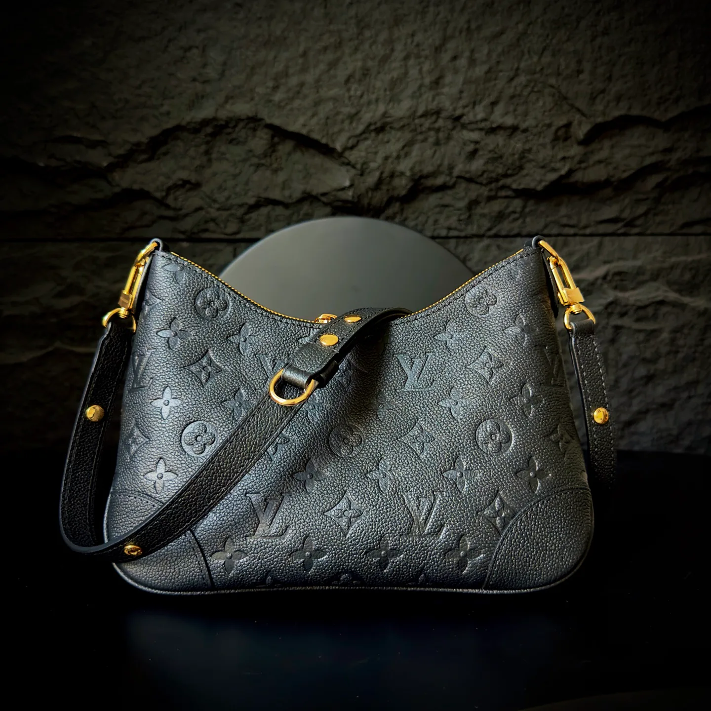 Women's Classic Handbags LOUIS VUITTON 17906951