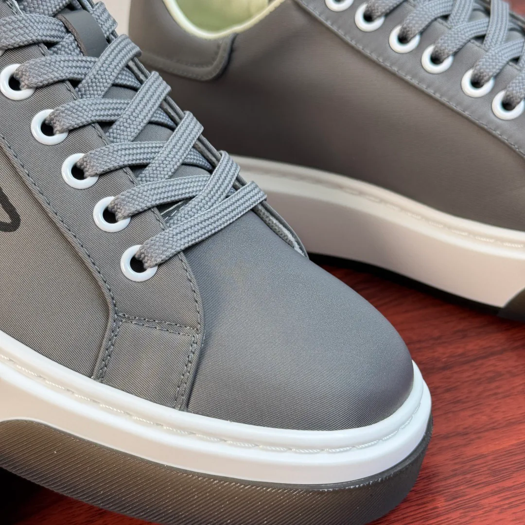Men's Sneakers PRADA 16935017