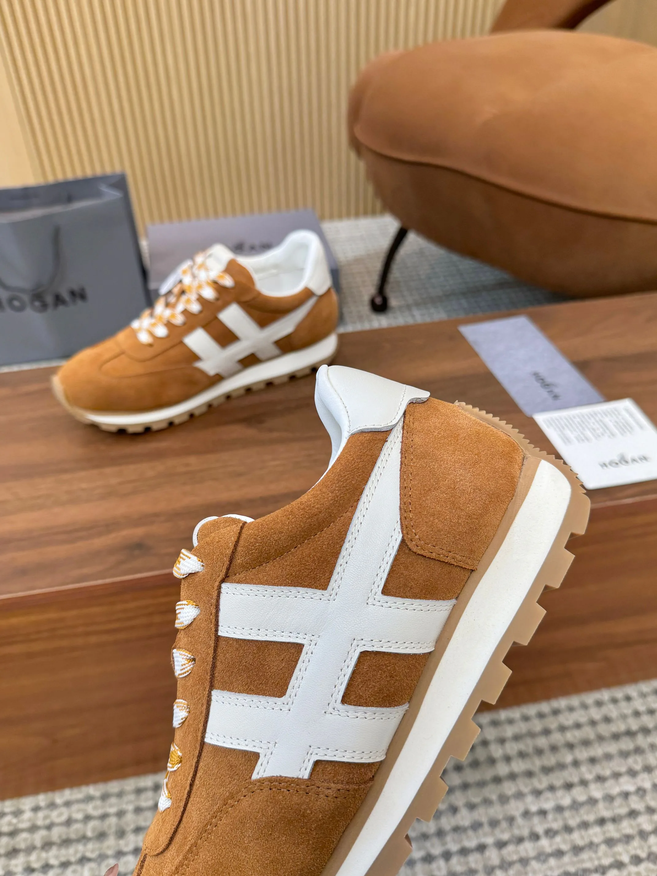 Women's Sneakers HOGAN 17827636