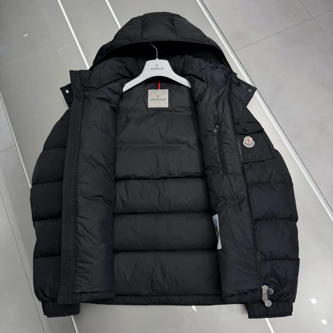 Men's Jackets And Down Jackets MONCLER 17897544