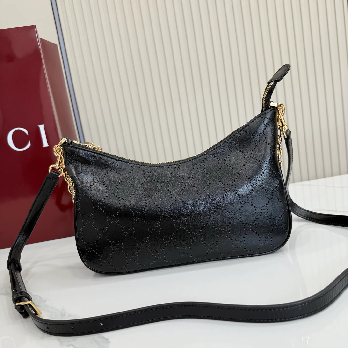 Women's Classic Handbags GUCCI 17872505