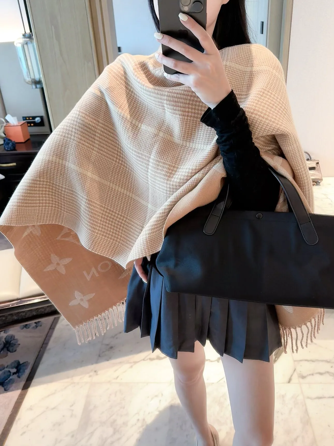 Scarves LOUIS VUITTON 18003018