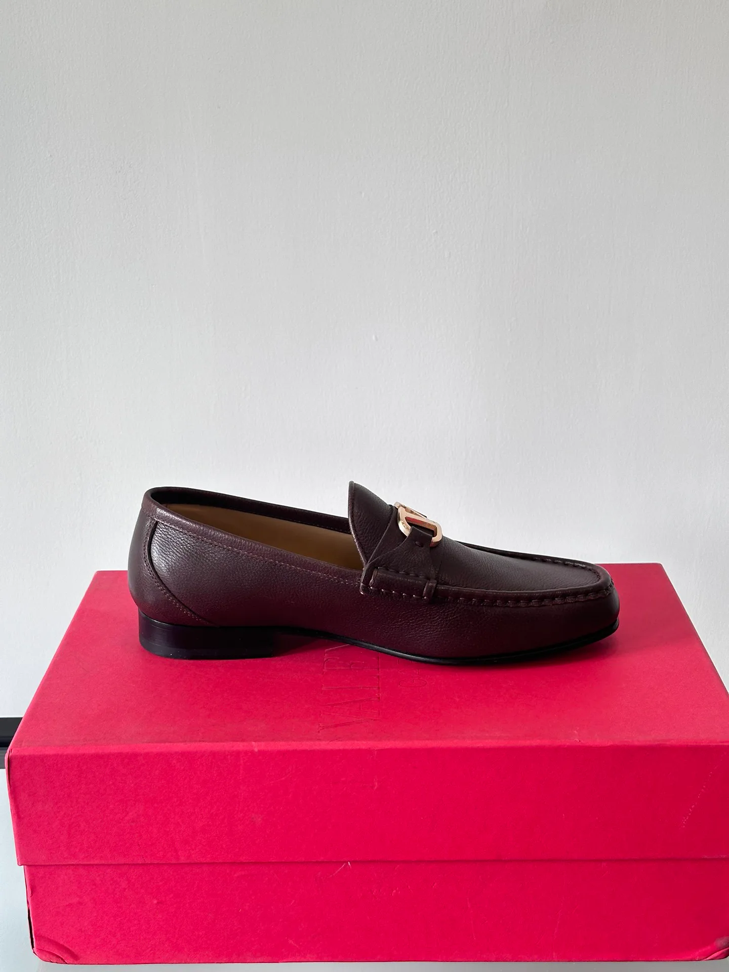 Men's Loafers And Dress Shoes VALENTINO 17715977