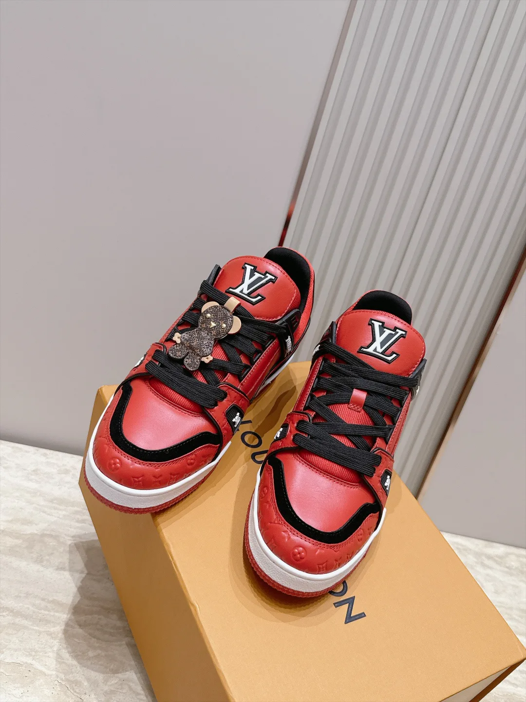Women's Sneakers LOUIS VUITTON 17866561