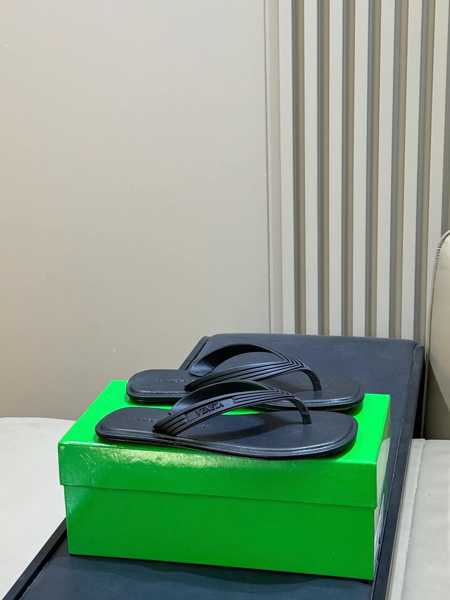 Women's Flip-Flops BOTTEGA VENETA 18073670