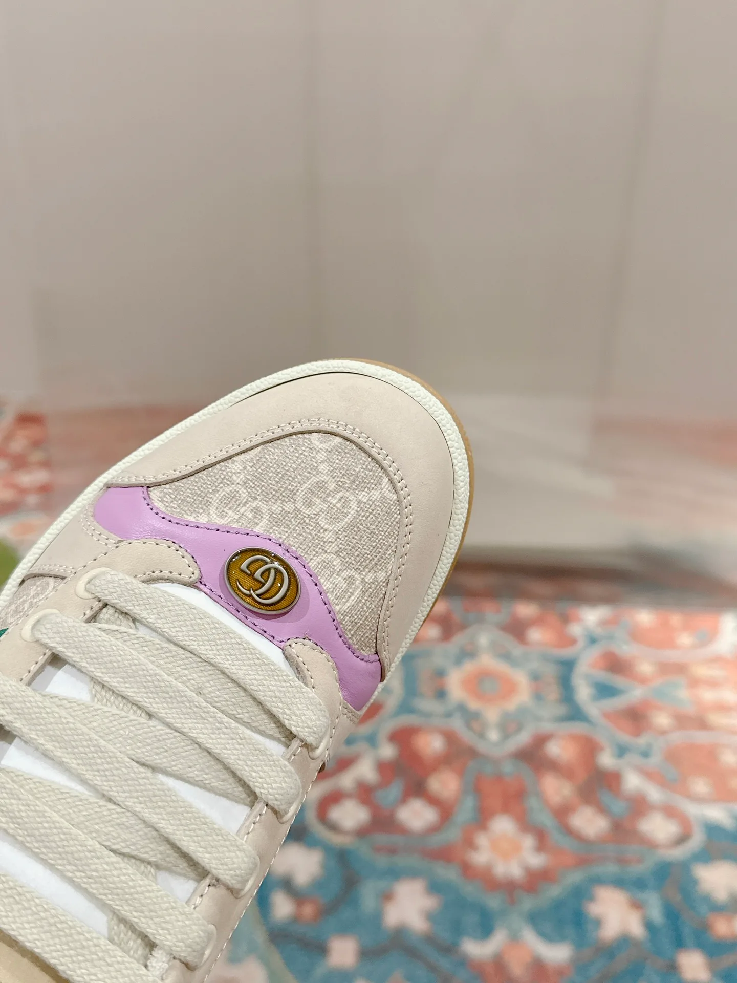 Women's Sneakers GUCCI 17956711