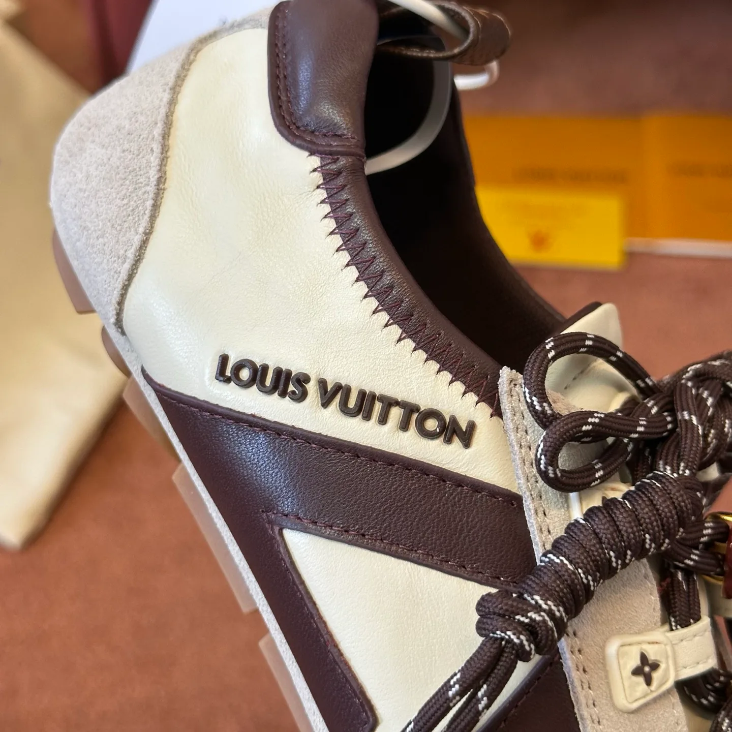 Women's Sneakers LOUIS VUITTON 18120682