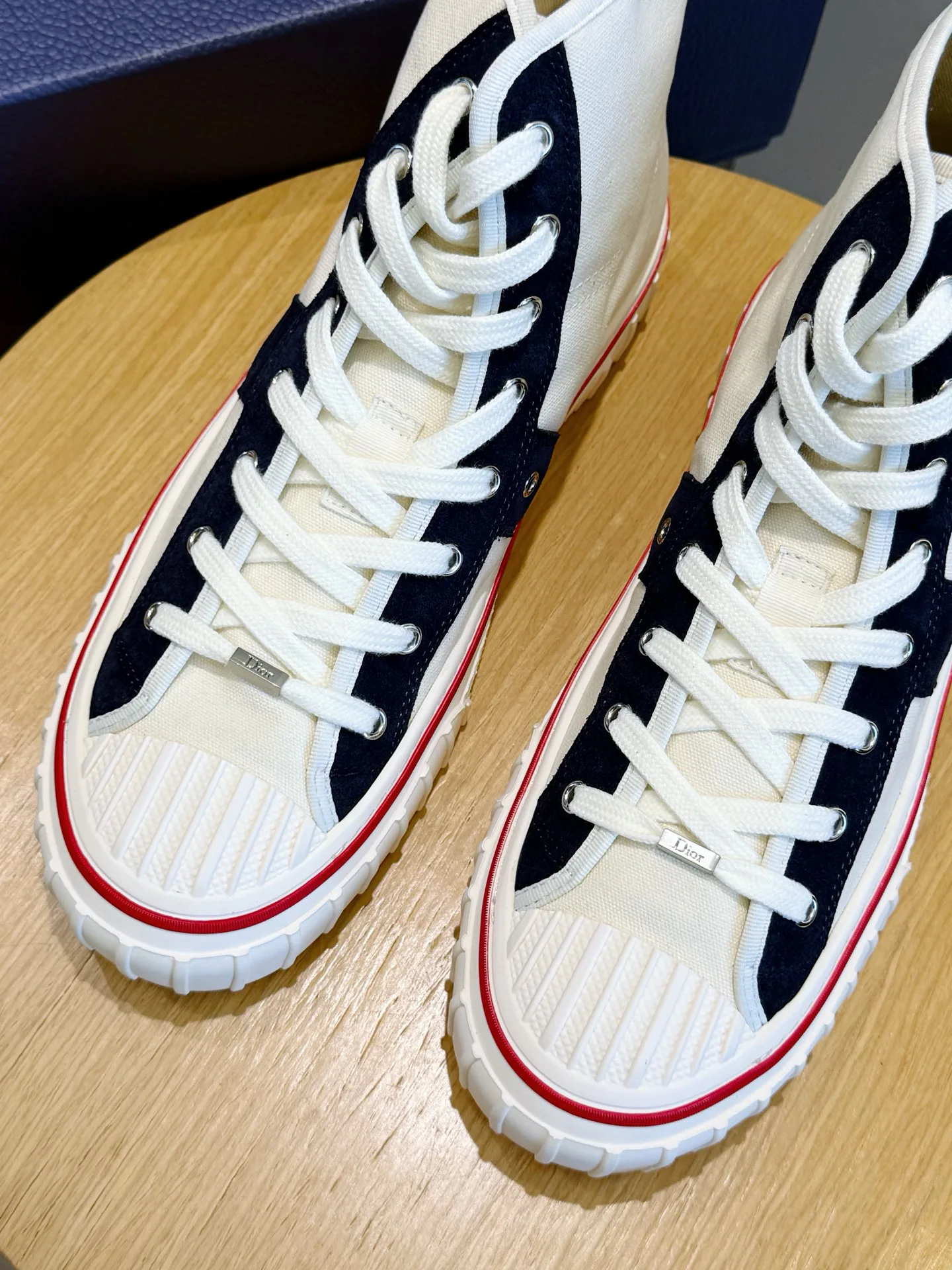 Women's Sneakers CHRISTIAN DIOR 18101573