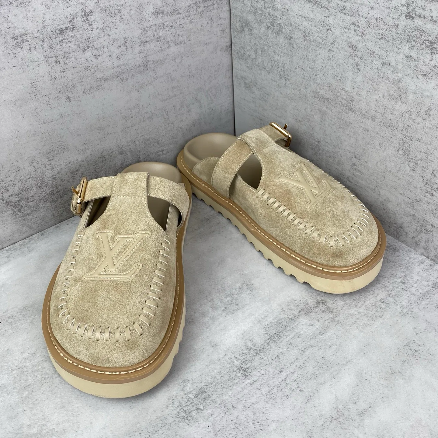 Women's Mules And Clogs LOUIS VUITTON 18464779