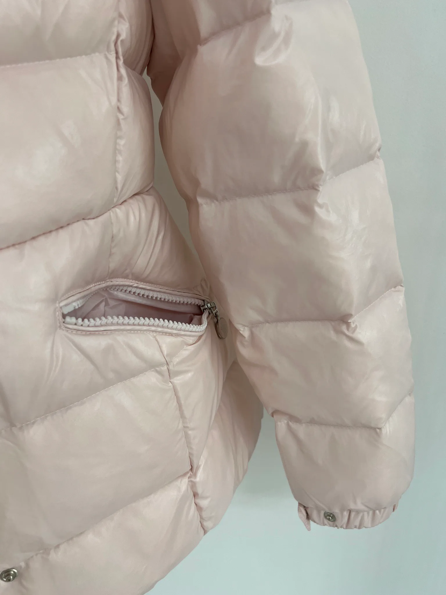 Women's Jackets And Down Jackets MONCLER 18416200