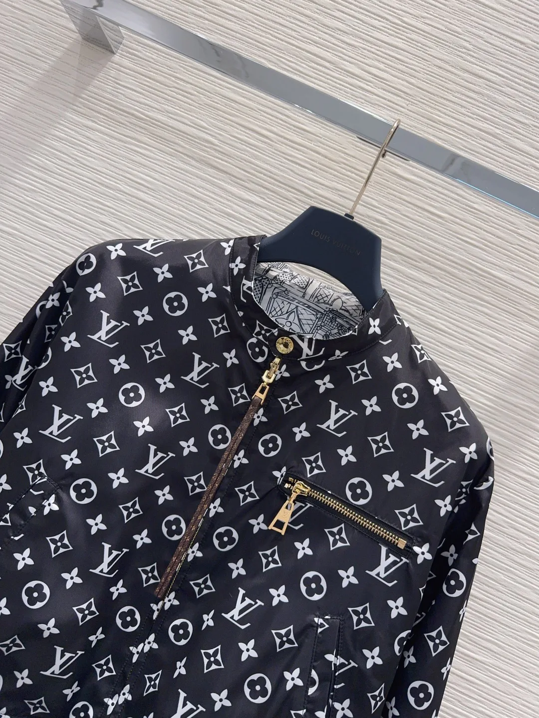 Women's Jackets And Down Jackets LOUIS VUITTON 18023312