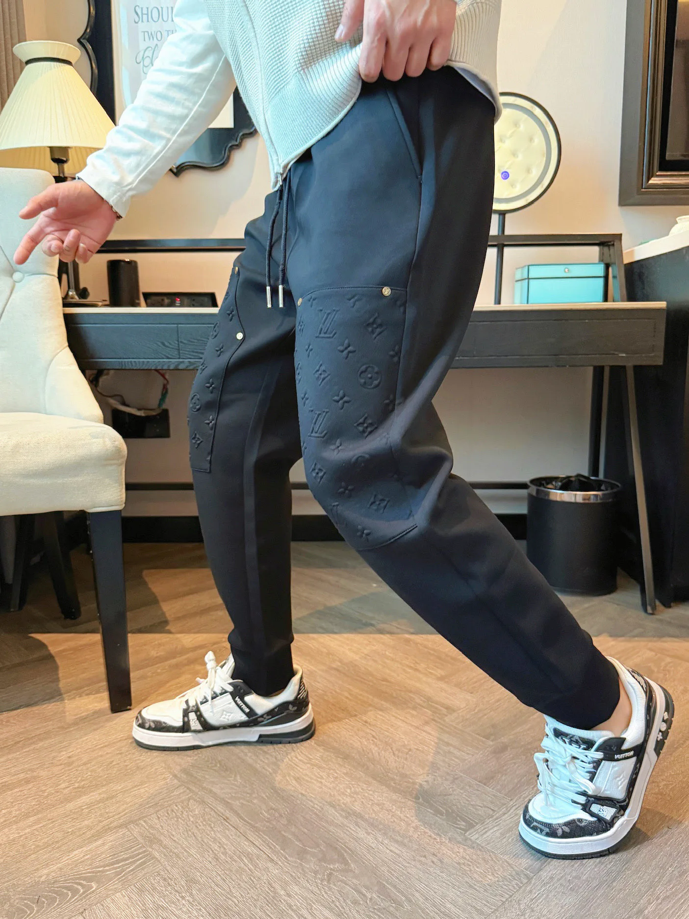 Men's Trousers LOUIS VUITTON 18499691