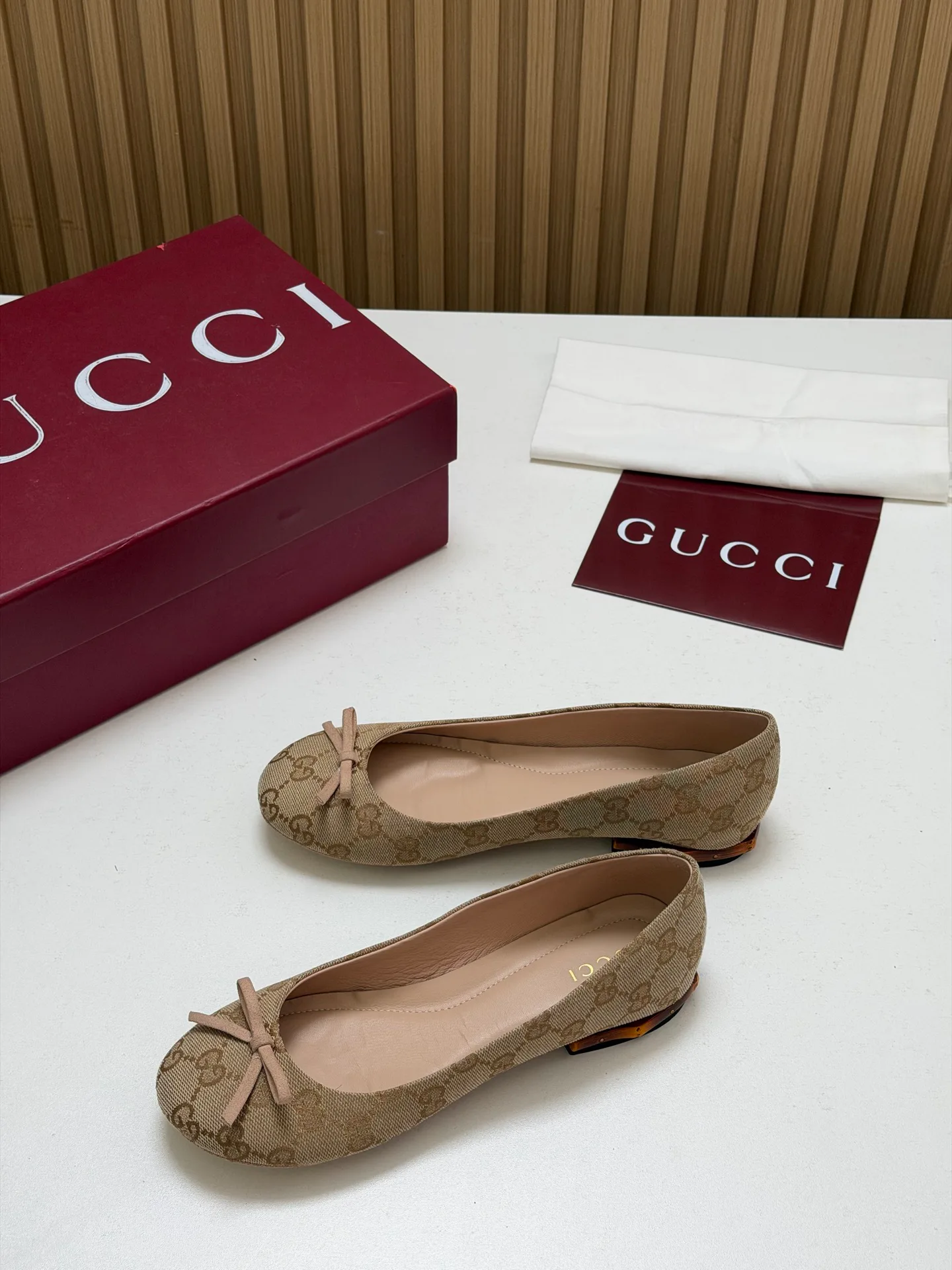 Women's Ballet Flats GUCCI 18396251