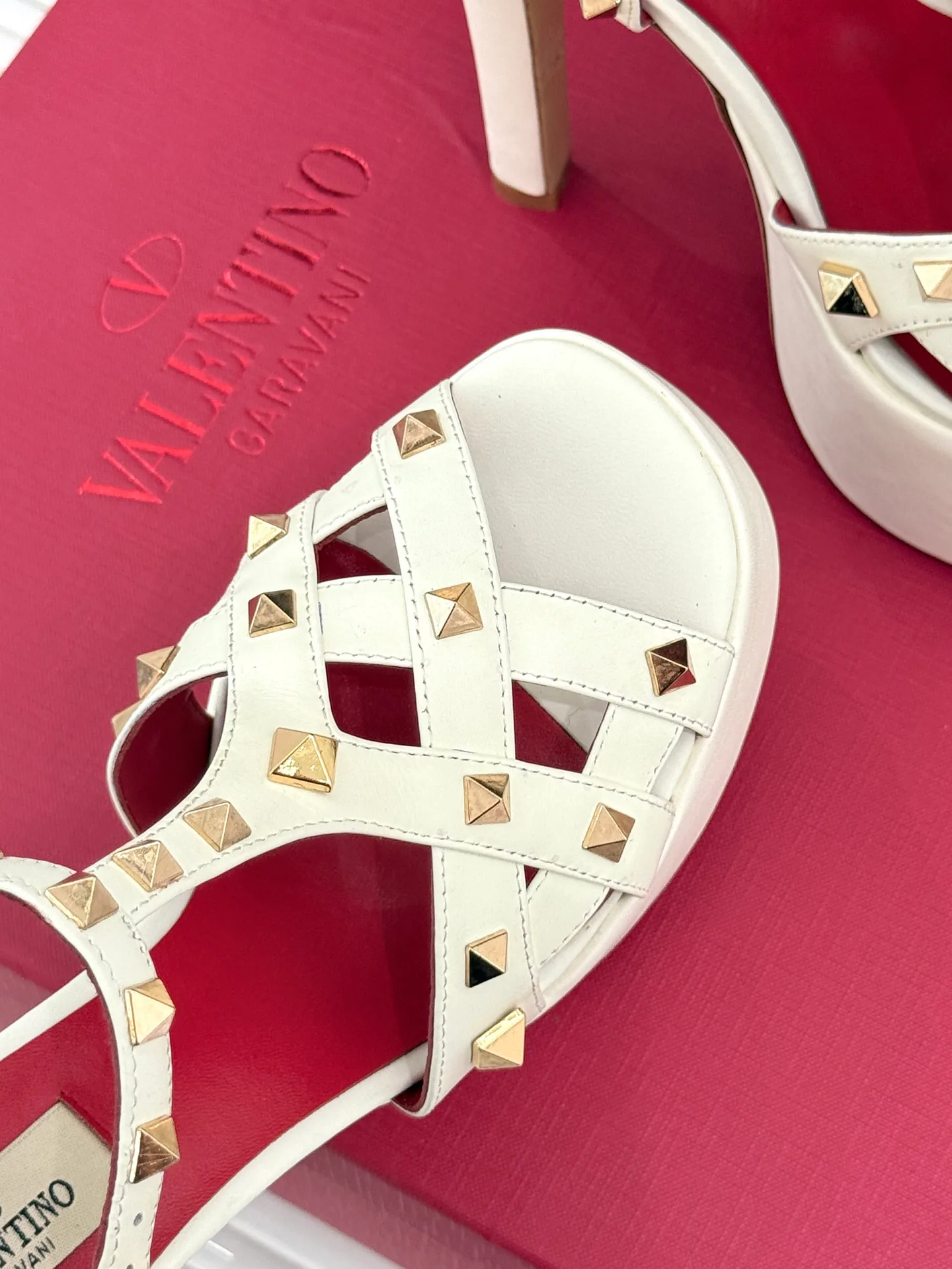 Women's Open-Toe Sandals VALENTINO 18198294