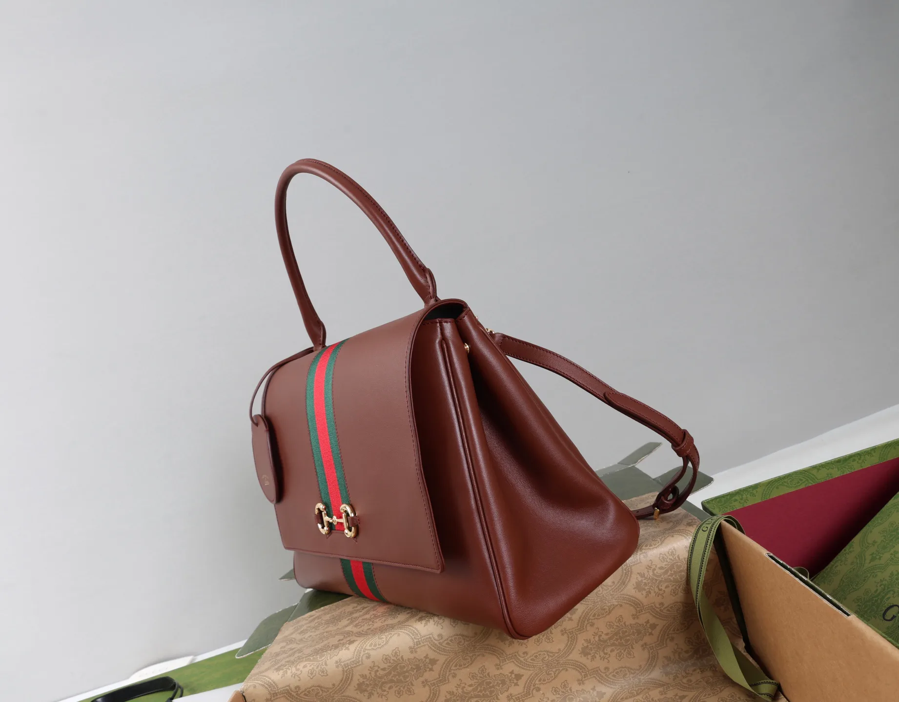 Women's Classic Handbags GUCCI 18250586
