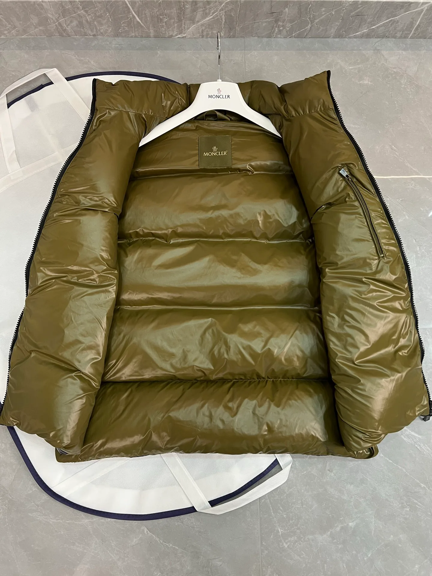 Жилеты Мужские Moncler 18599852