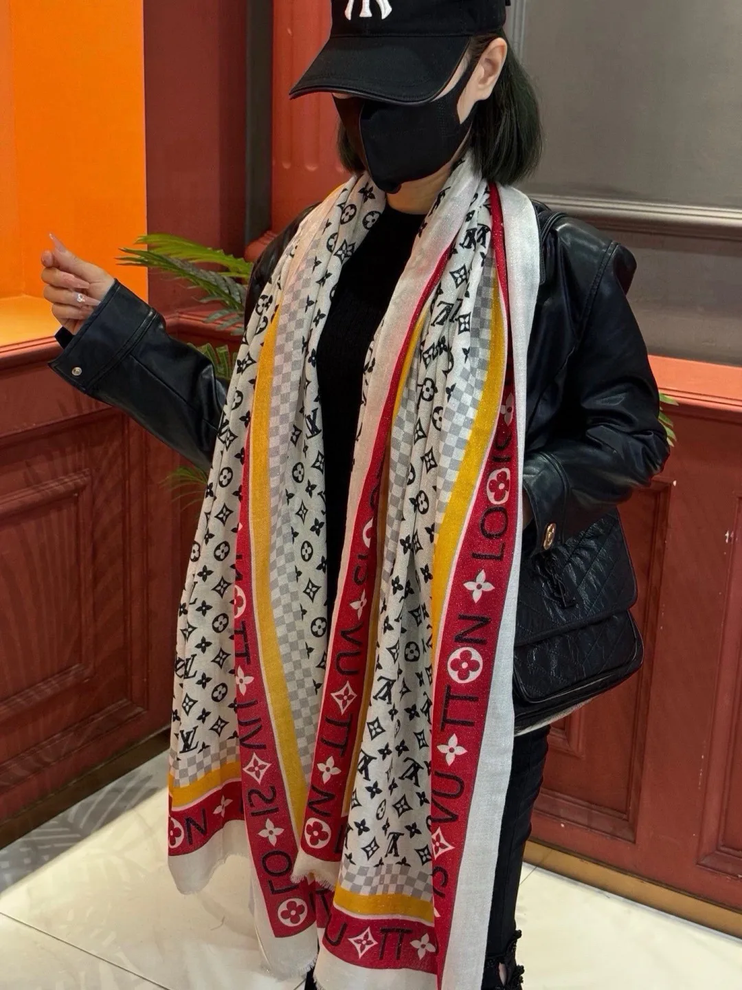Scarves LOUIS VUITTON 17673184