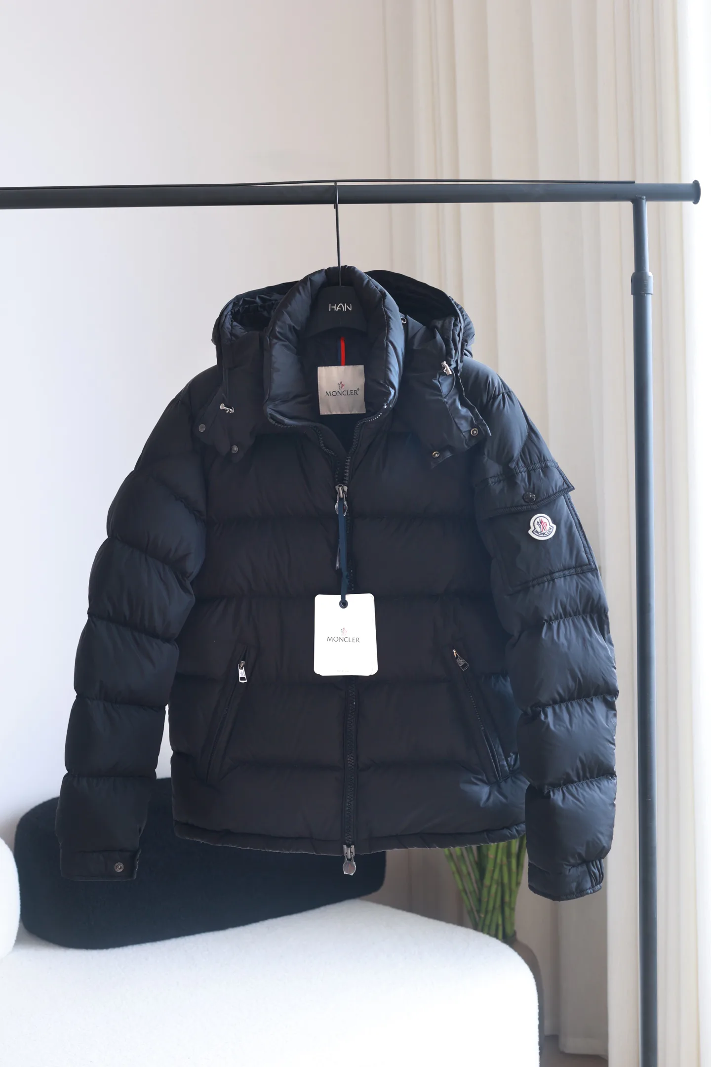 Women's Jackets And Down Jackets MONCLER 18184525