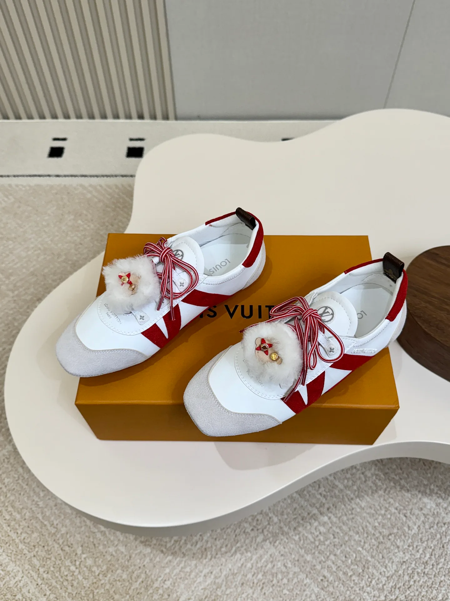 Women's Sneakers LOUIS VUITTON 17827660