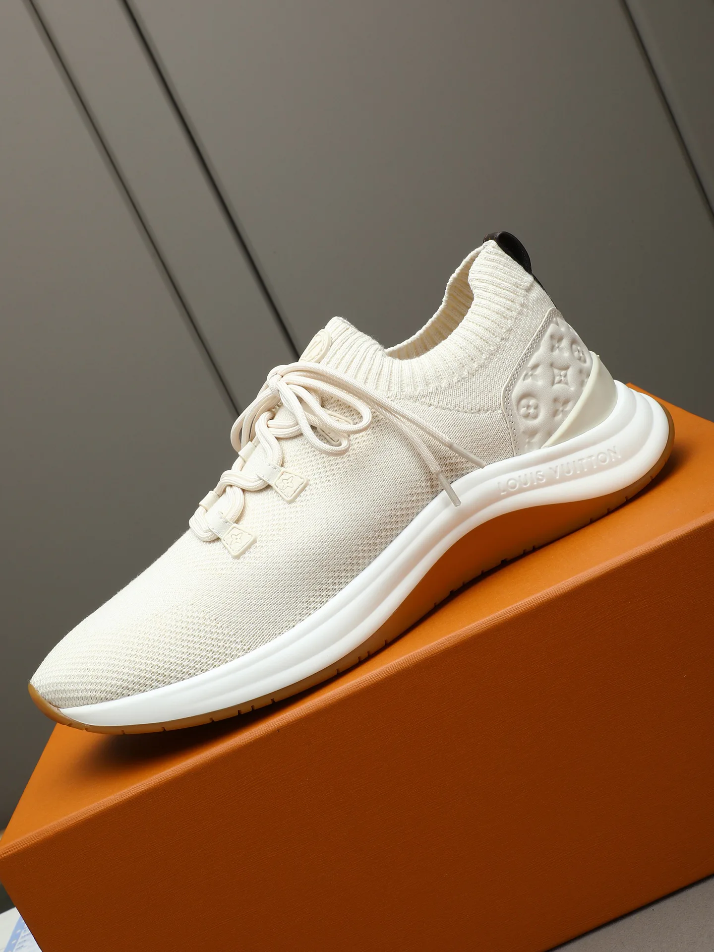 Women's Sneakers LOUIS VUITTON 17947266