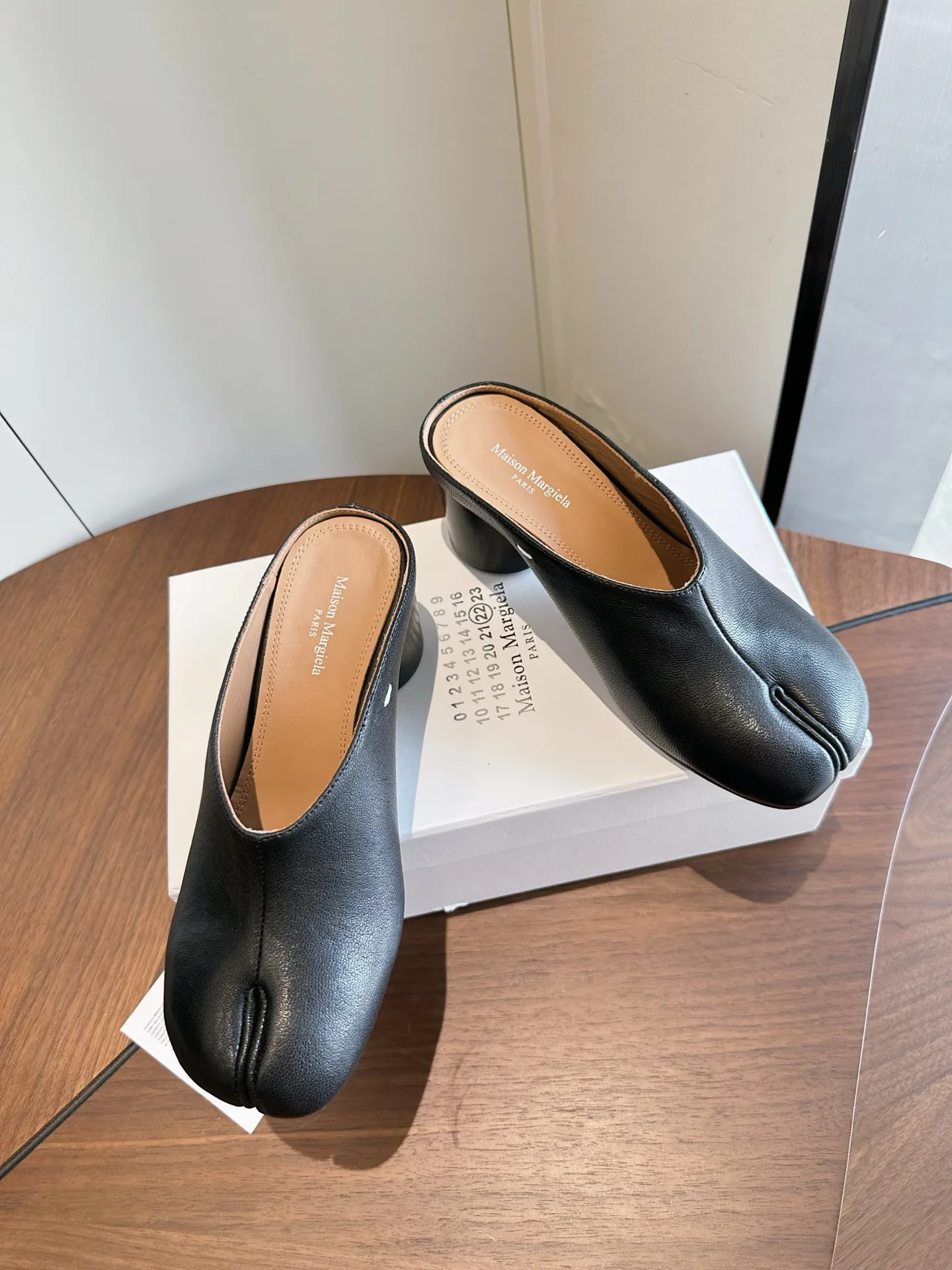 Women's Mules And Clogs MAISON MARGIELA 18444041
