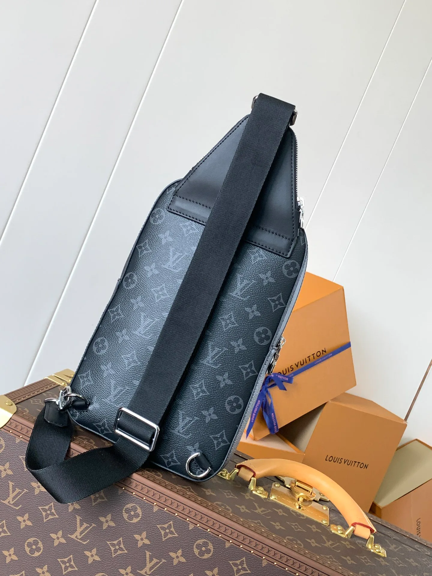 Women's Shoulder Bags LOUIS VUITTON 17948728