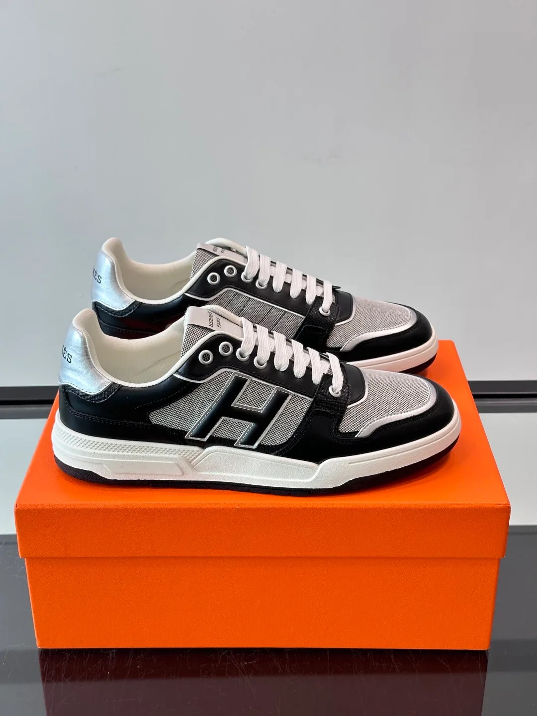 Men's Sneakers HERMES 18500637