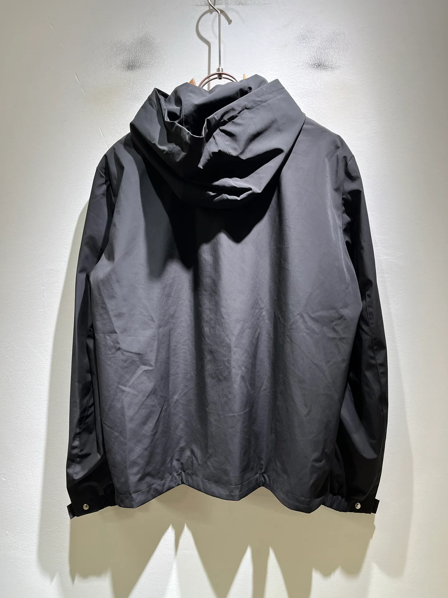 Men's Jackets And Down Jackets MONCLER 18495700
