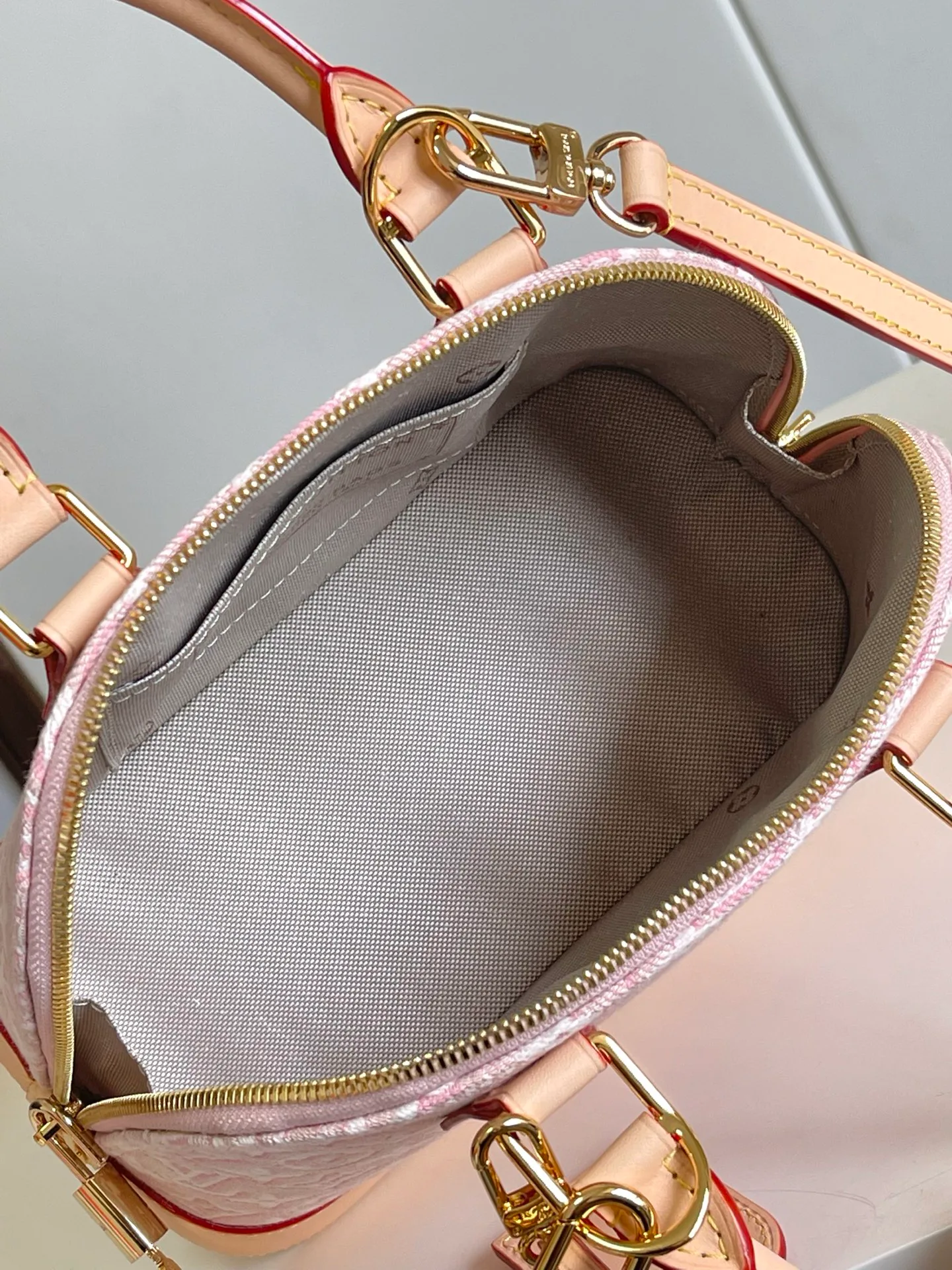 Women's Classic Handbags LOUIS VUITTON 18170463