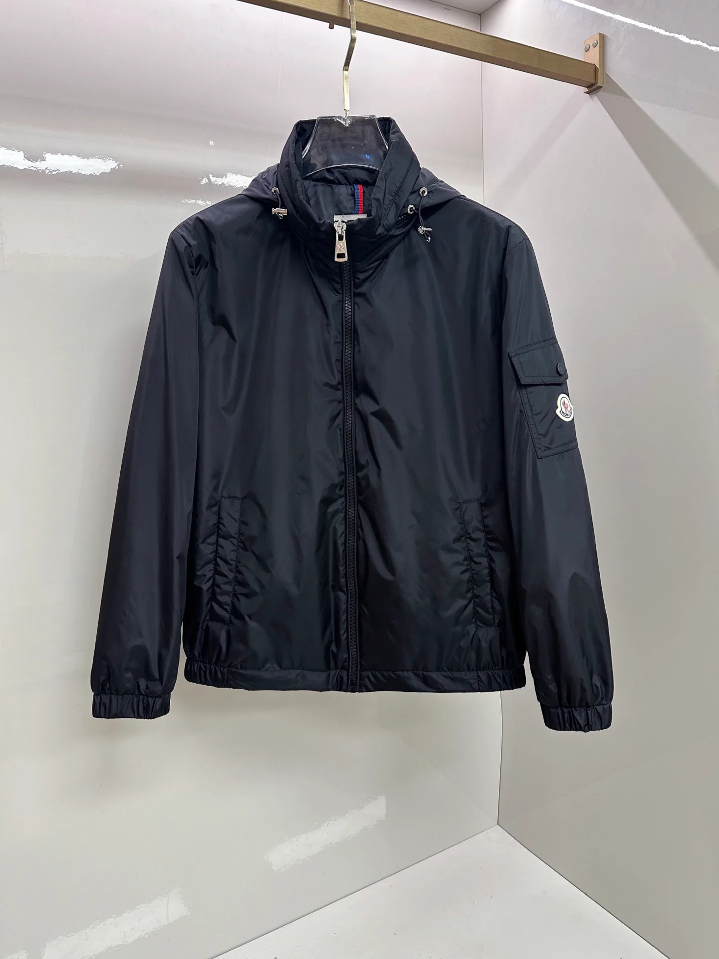 Men's Jackets And Down Jackets MONCLER 18140238