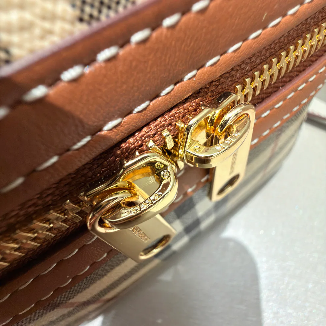 Women's Shoulder Bags BURBERRY 18362280