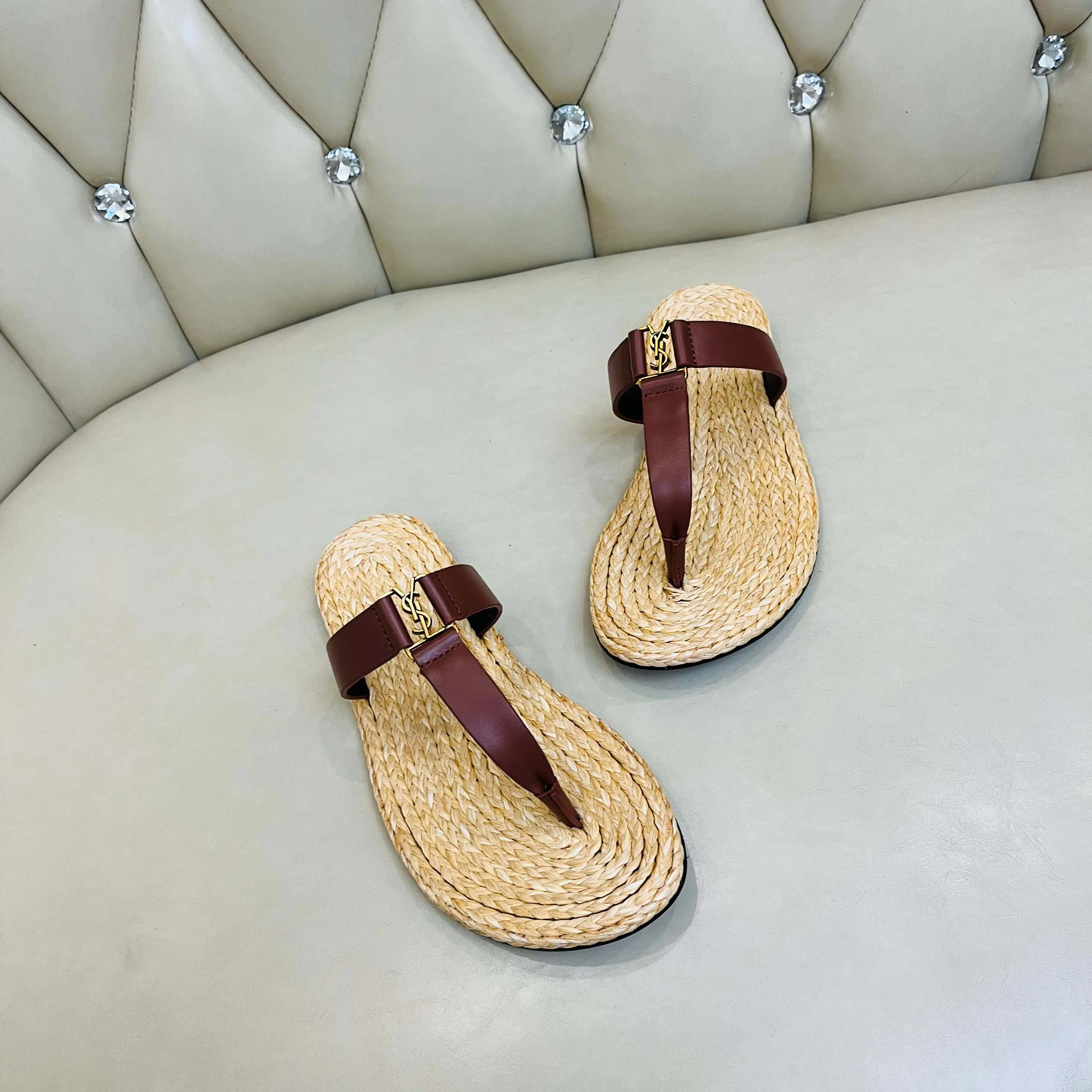 Women's Flip-Flops SAINT LAURENT 18083989