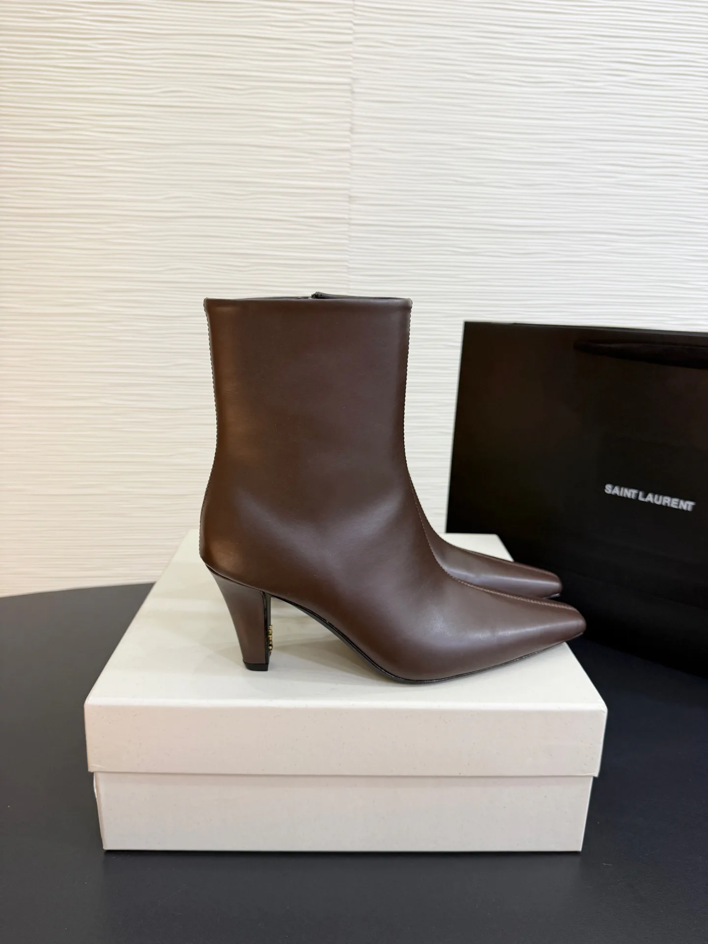 Women's Booties SAINT LAURENT 18071247