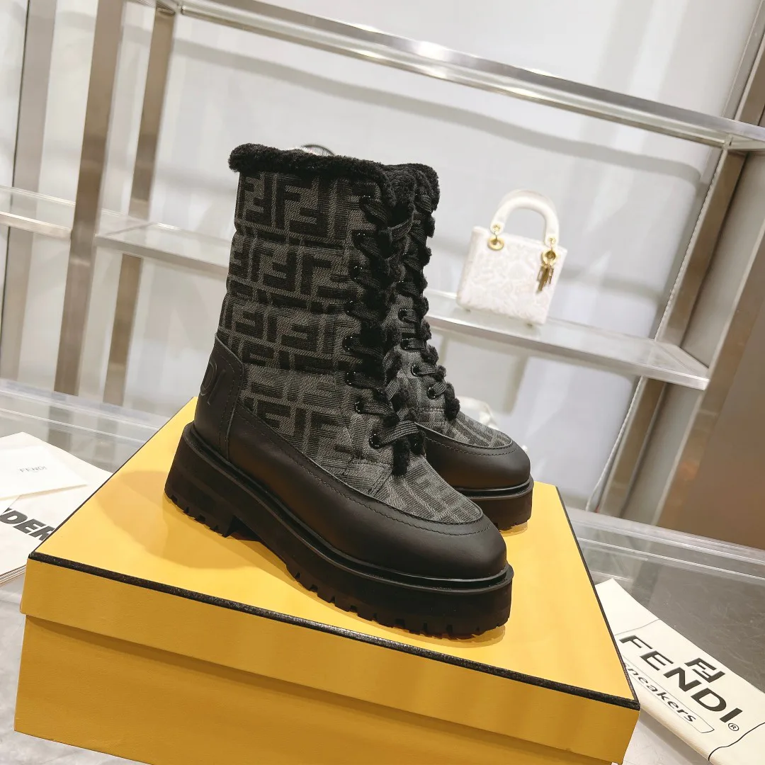 Women's Ankle Boots FENDI 18264018