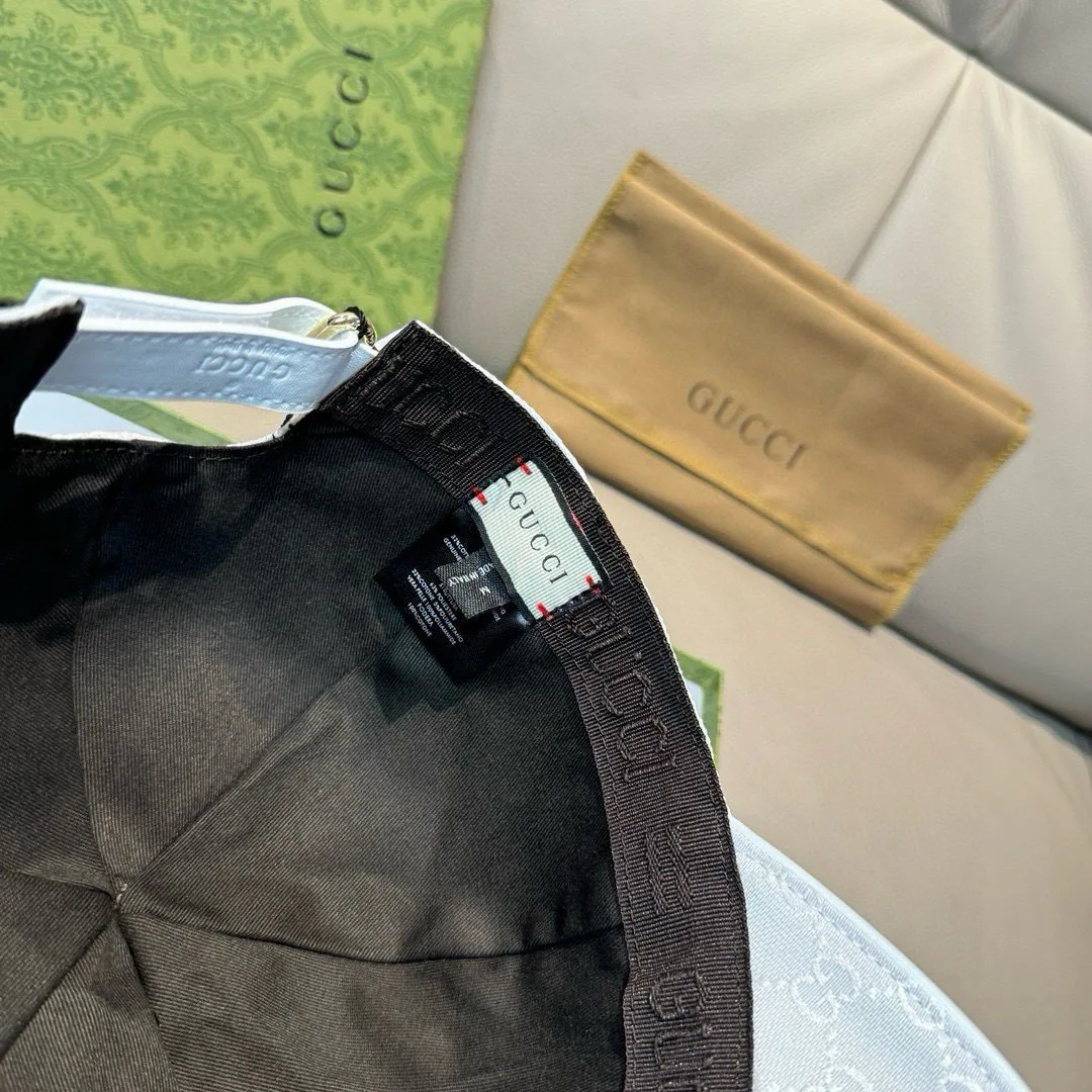 Hats GUCCI 17604850
