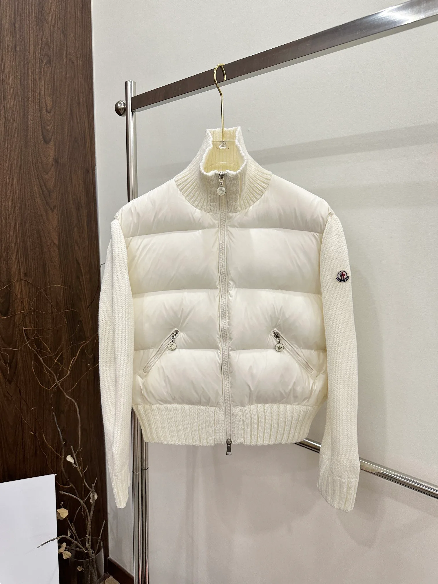 Women's Jackets And Down Jackets MONCLER 18188493