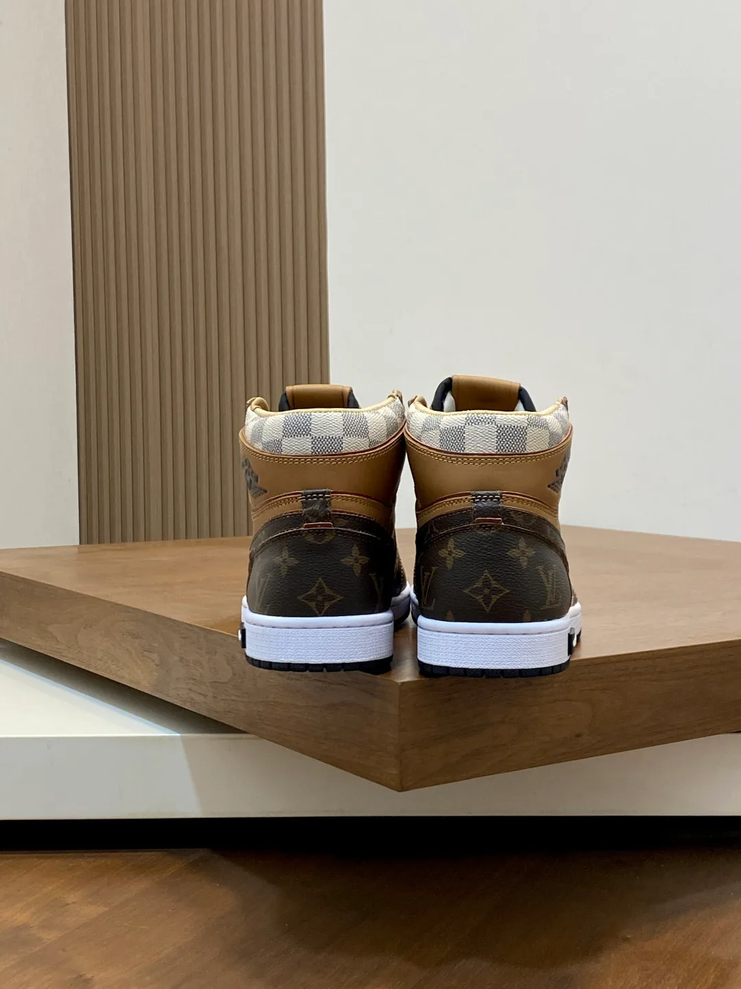 Men's Sneakers LOUIS VUITTON 18274567
