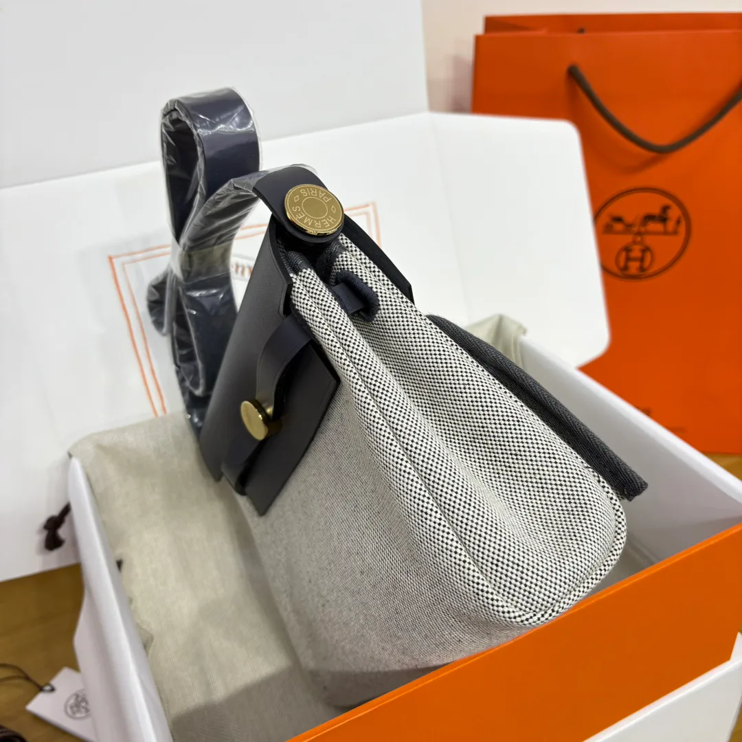 Women's Classic Handbags HERMES 18394445
