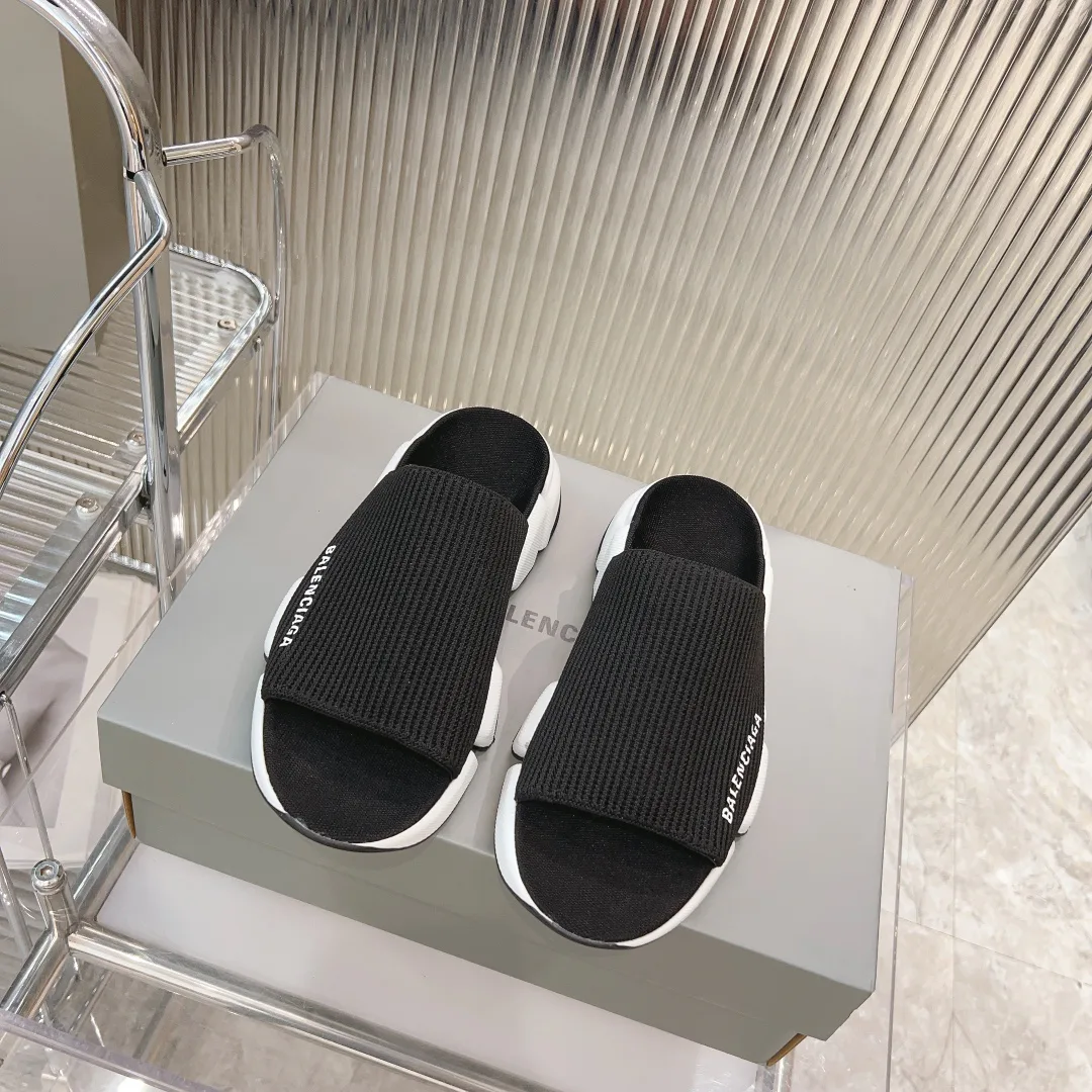 Women's Flip-Flops BALENCIAGA 17182657