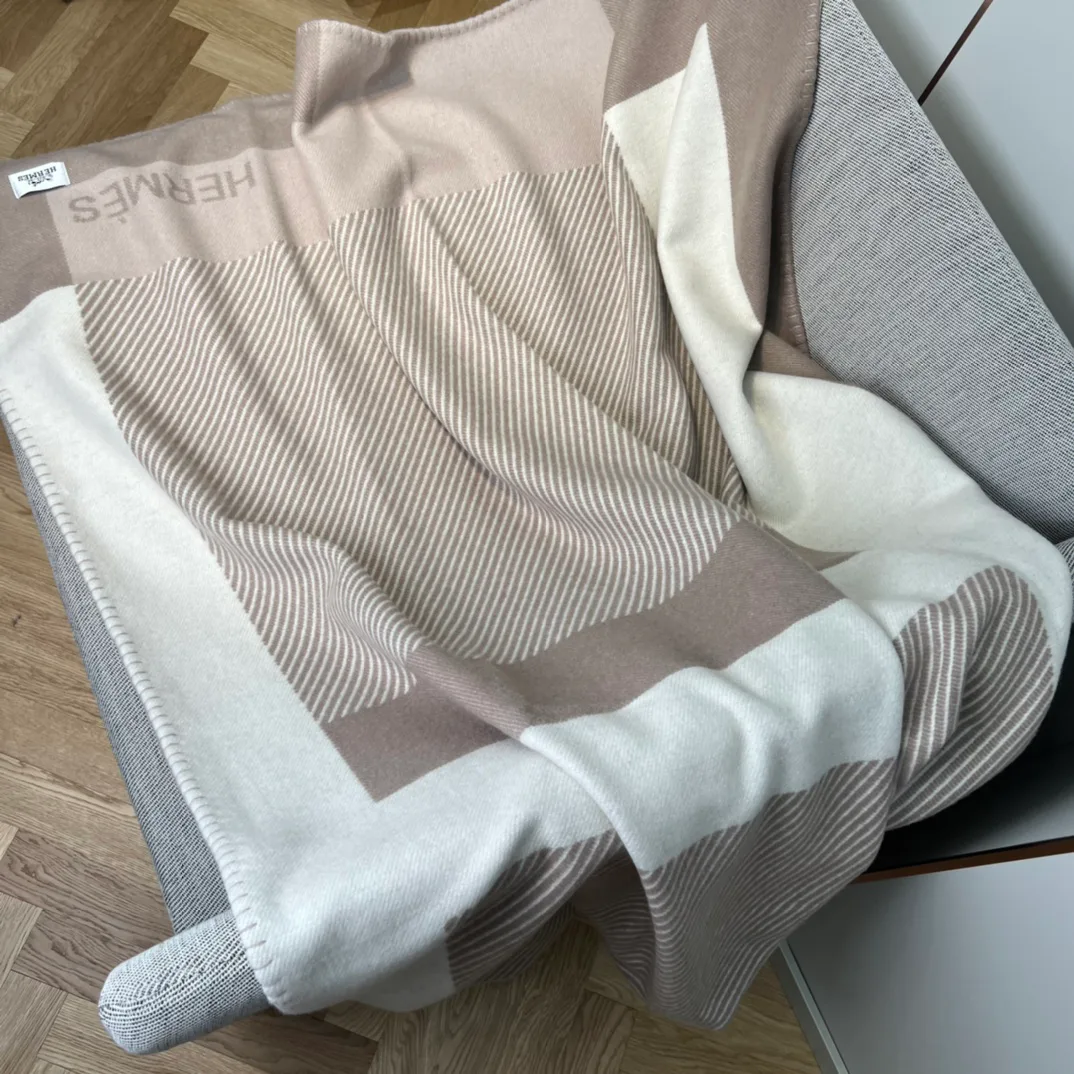 Textiles HERMES 17992443