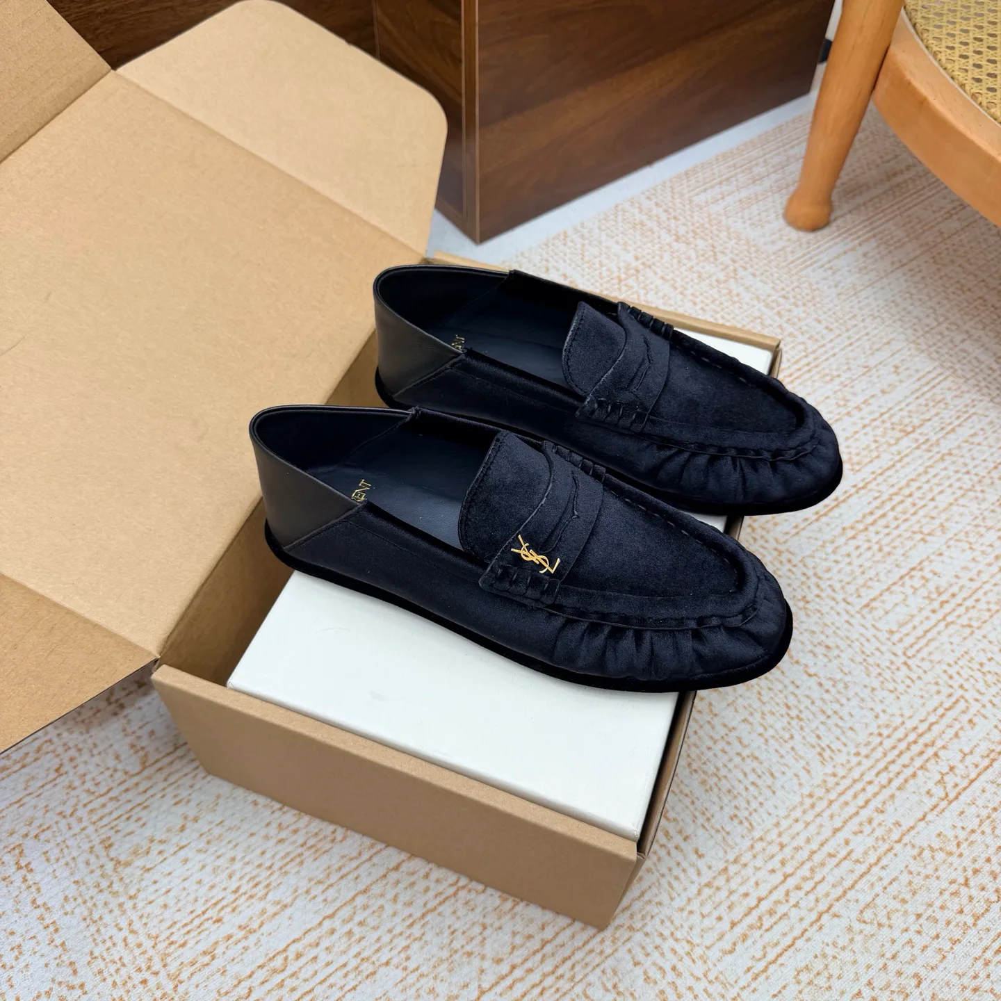 Women's Loafers And Moccasins SAINT LAURENT 18104188