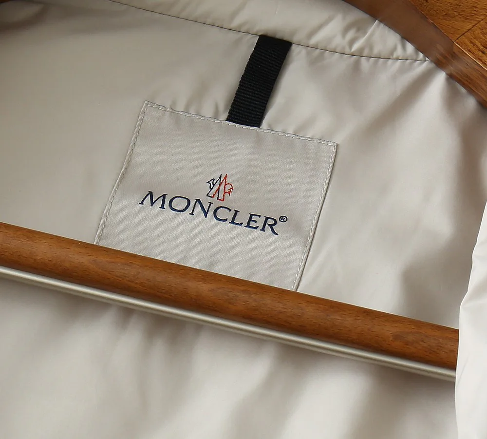 Women's Vests MONCLER 18188870