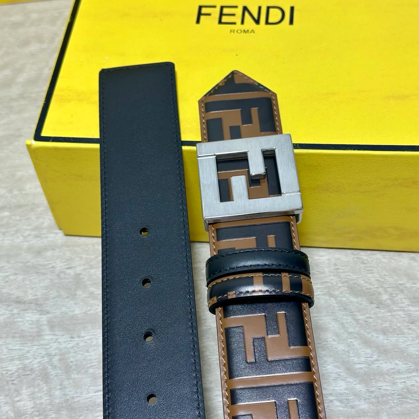 Belts FENDI 17926195