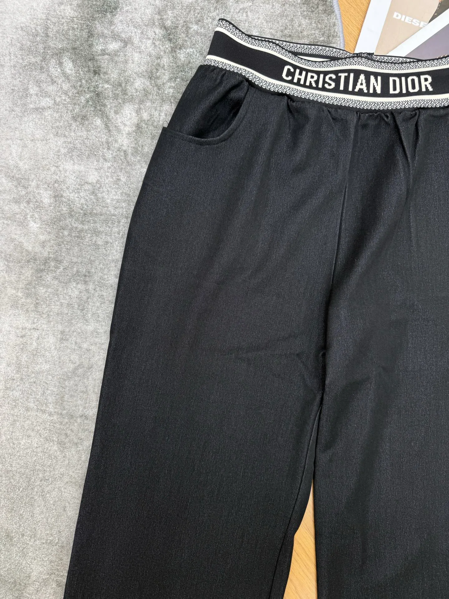 Брюки Женские Christian Dior 18598932