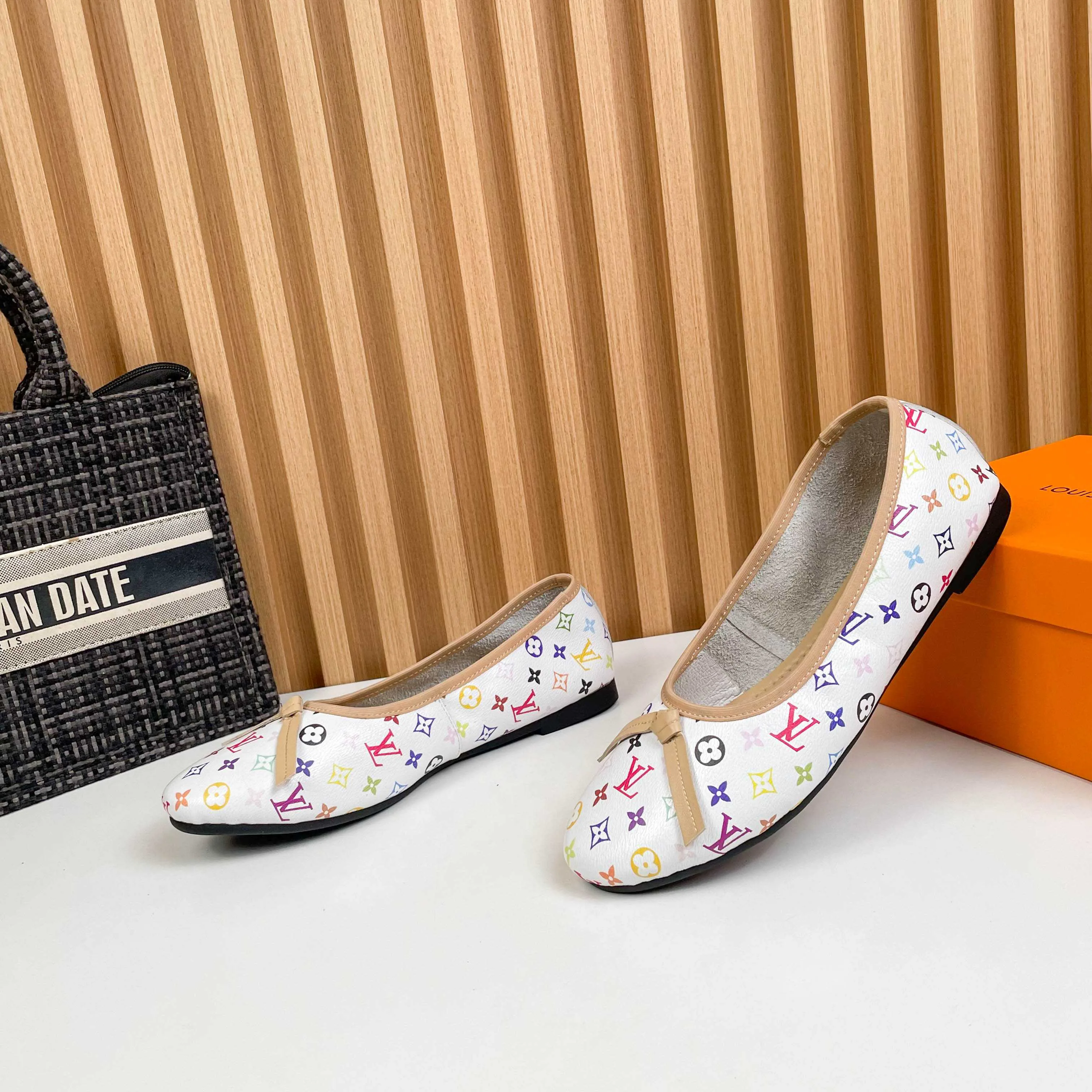Women's Ballet Flats LOUIS VUITTON 17038115