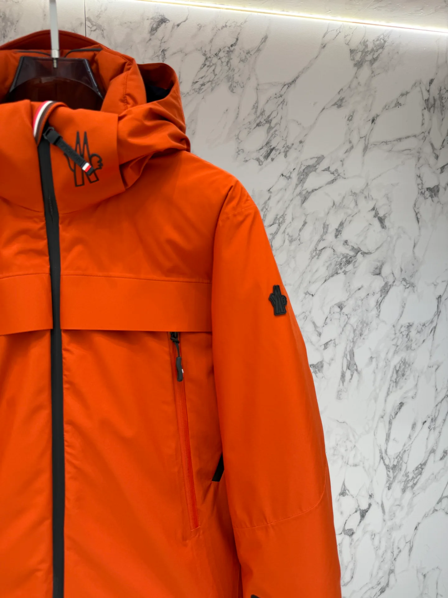 Men's Jackets And Down Jackets MONCLER 18279261